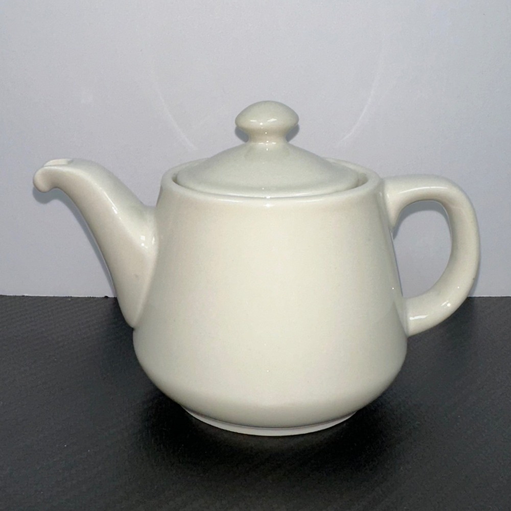 Hall China Cream Small Teapot‎ Made in USA Vintage Restaurant Ware